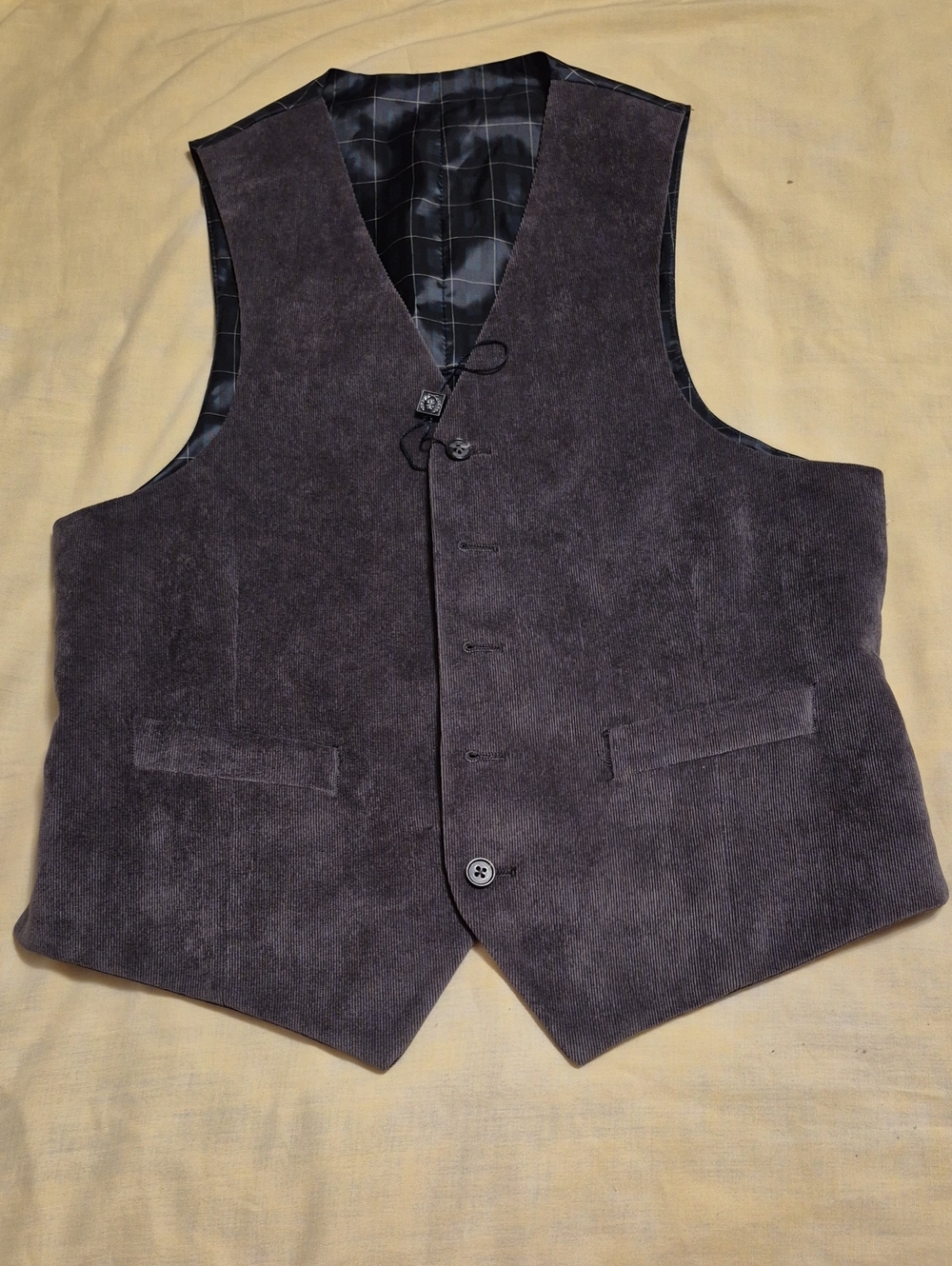 Izod Men's Dark Charcoal Gray Corduroy Vest